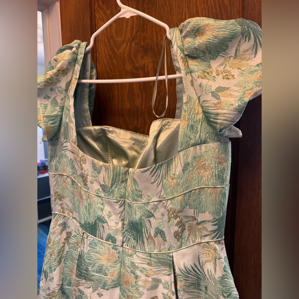 Mac Duggal Green Floral Brocade gown - 14 - Picture 8 of 13
